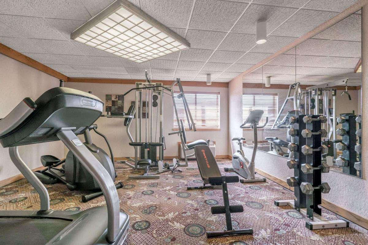 Ramada by Wyndham Fargo 4/15