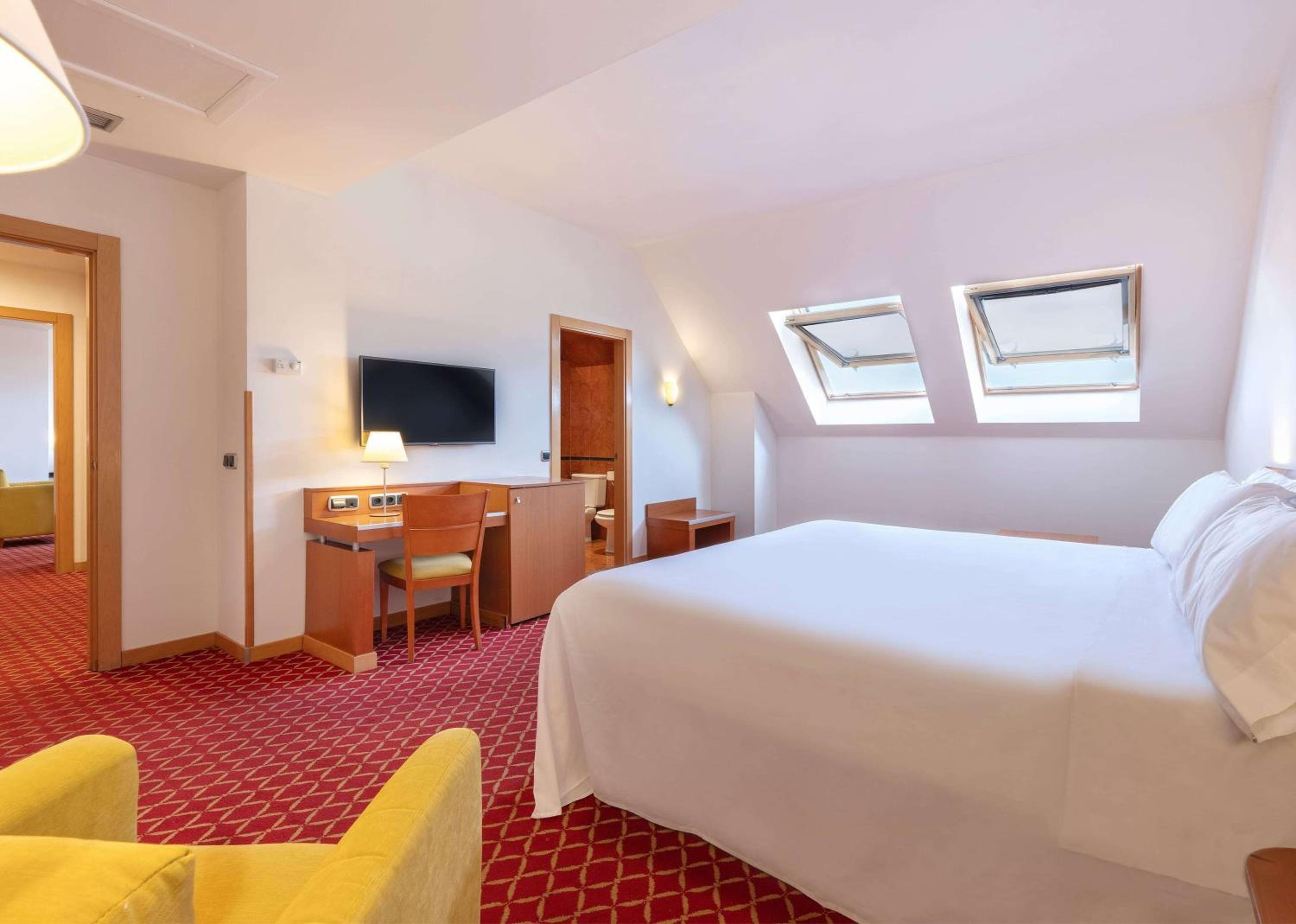 غرفة عائلية بسرير بطابقين وسرير كوين، Hotel Zentral Leon 2/5
