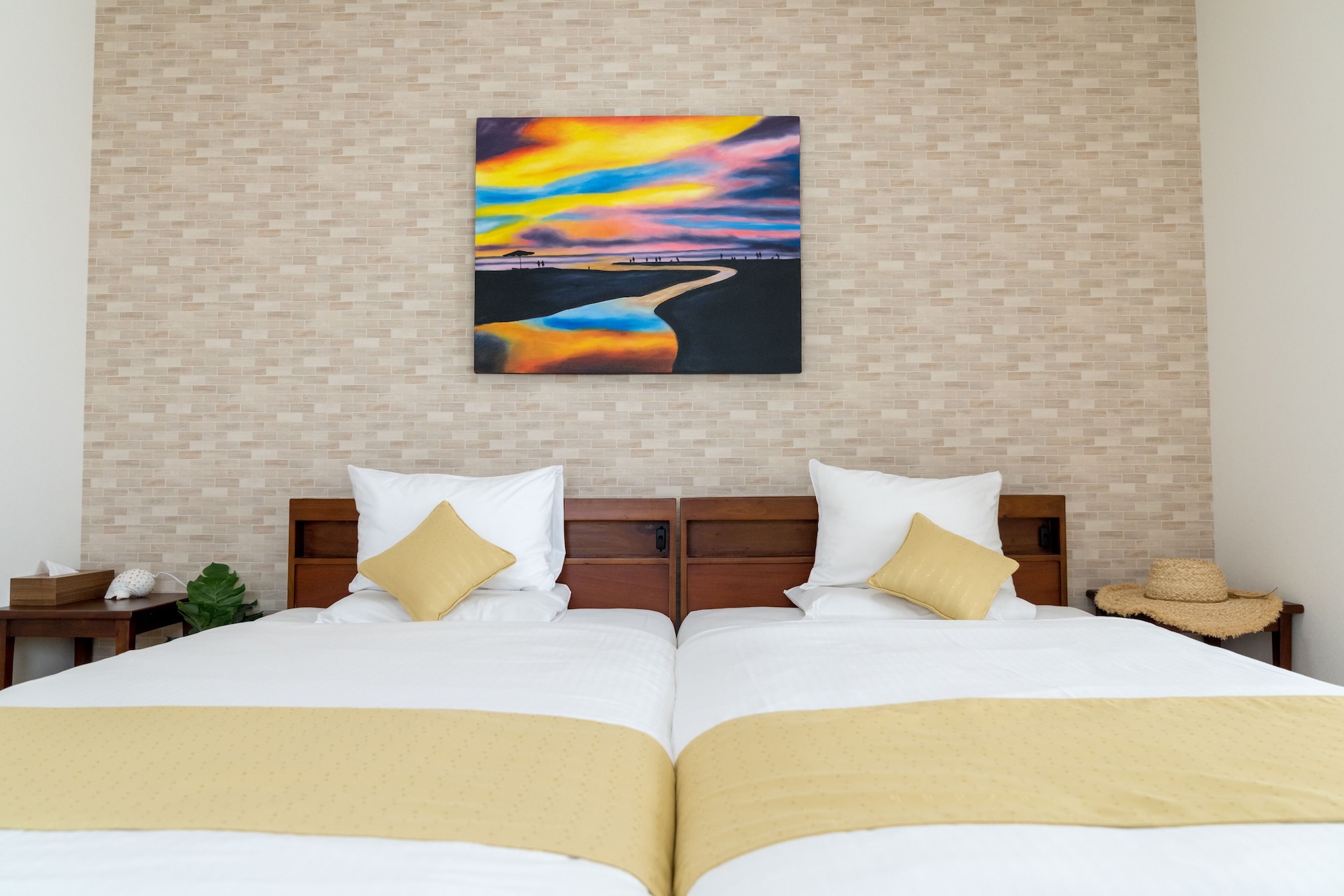 SUPERIOR, TWIN BEDS