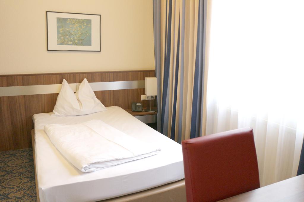 Hotel Carina 4/10