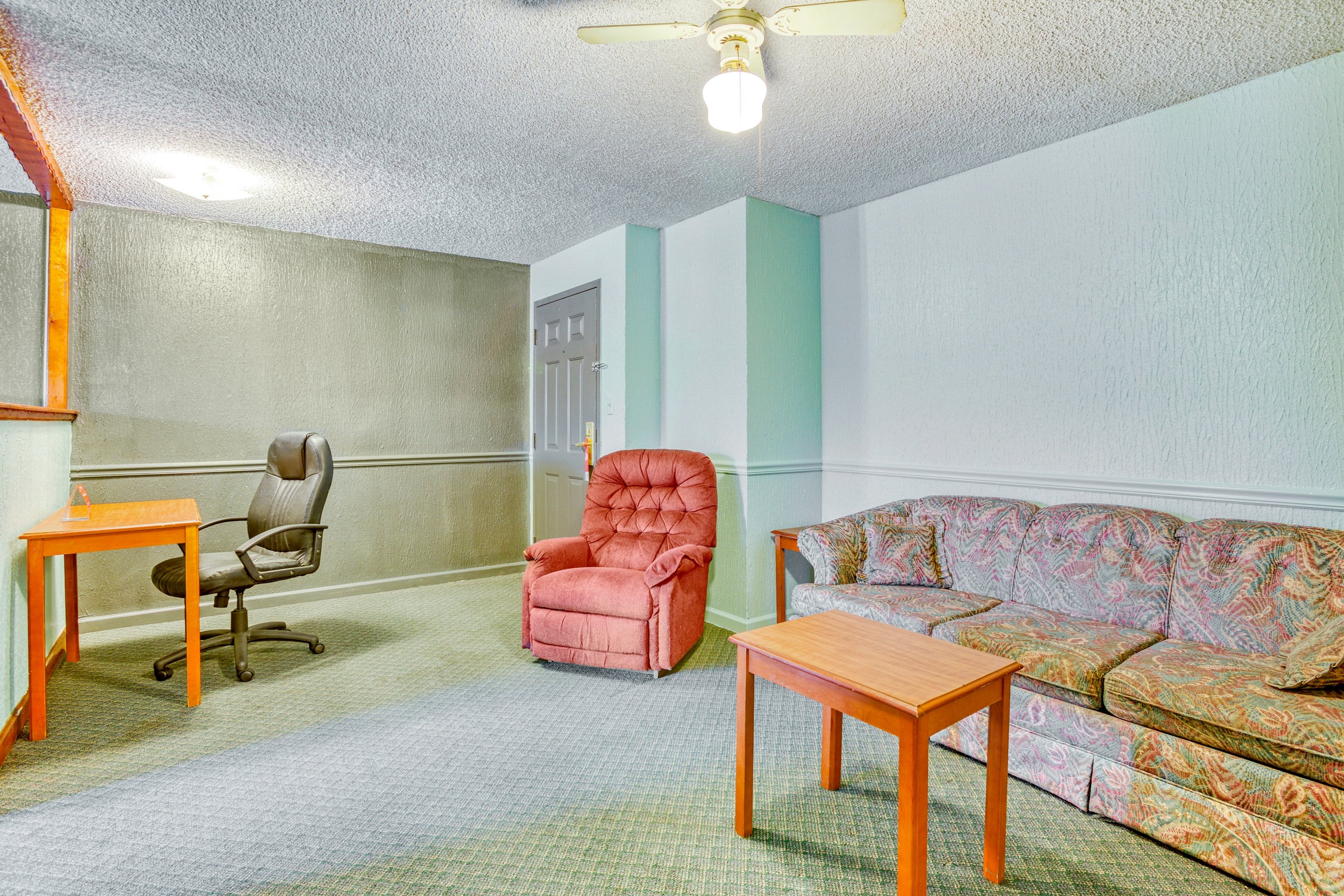 OYO Townhouse Tulsa Woodland Hills 17/30