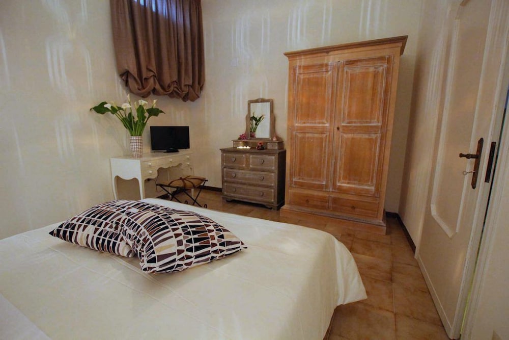 Suite Del Vico Family 8/23