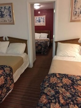 Ranch House Inn and Suites 13/28