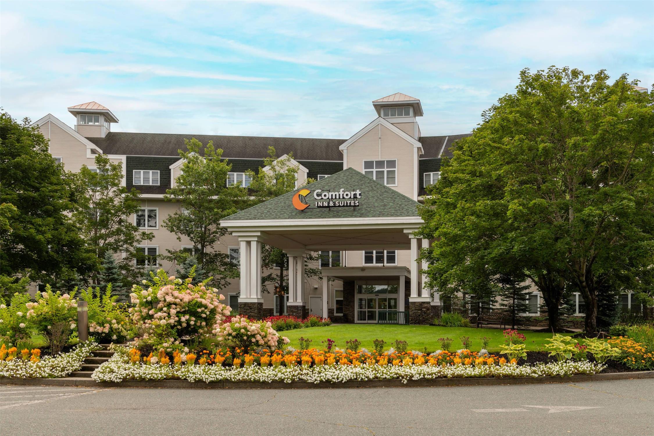 Comfort Inn and Suites Near Burke Mountain Saint Johnsbury, VT 1/32