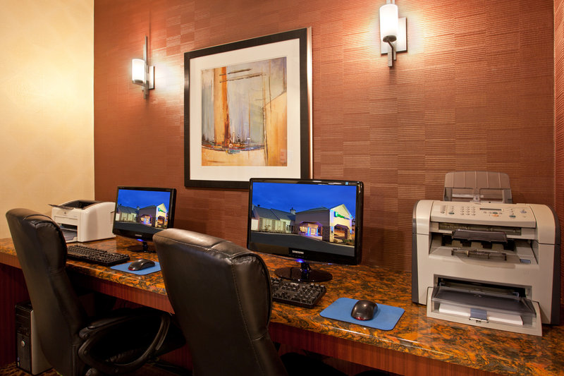 Holiday Inn Express Hotel And Suites Pittsburgh Airport 57/64