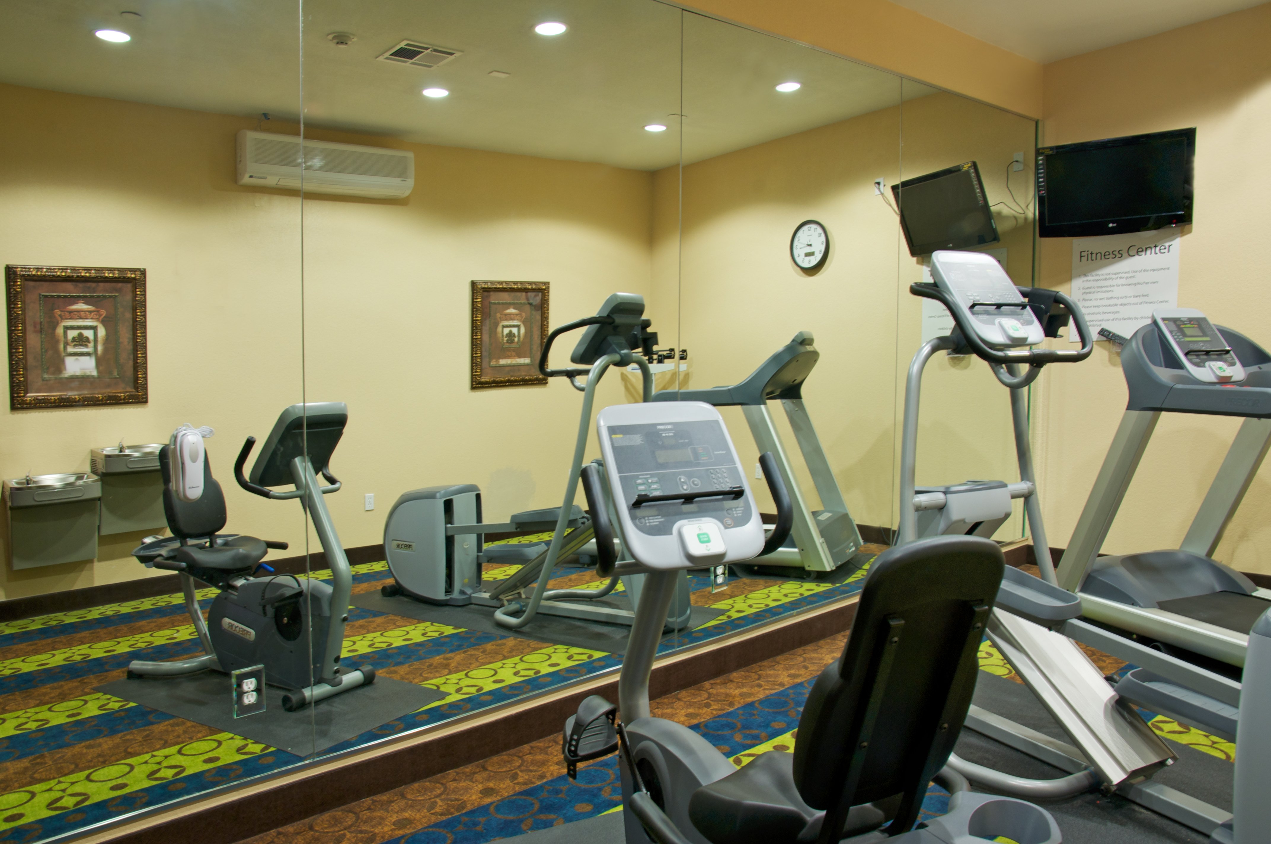 Holiday Inn Express Hotel And Suites Galveston West Seawall 45/64