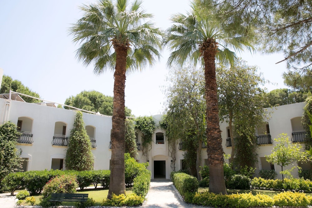 Bodrum Sea Side Beach Club Hotel - All Inclusive 62/72