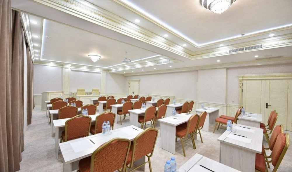 Qushbegi Plaza Hotel 35/40