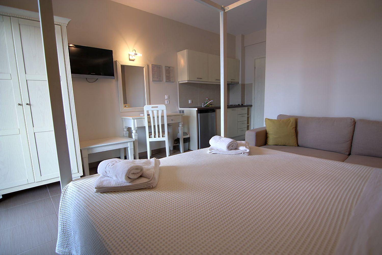 Deluxe, Double Bed, Sea View, Balcony or Terrace