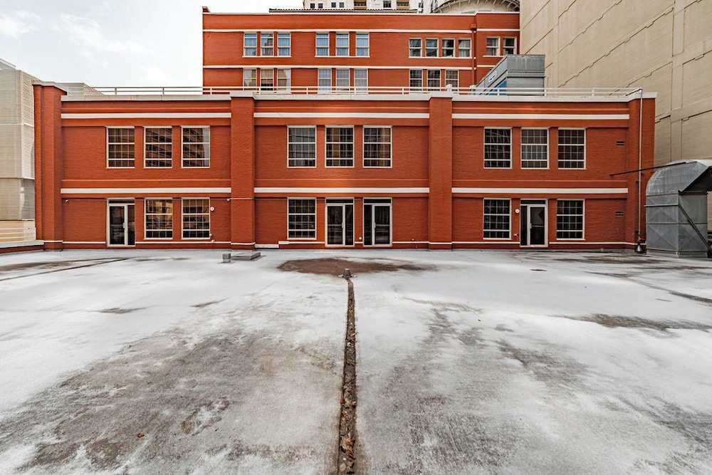 The District at Hogg Palace, A Wyndham Hotel 45/50