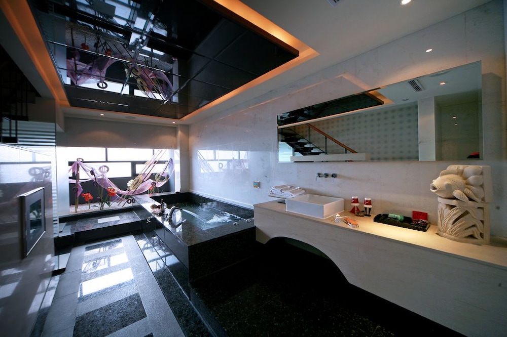 Fongchin Motel 27/44