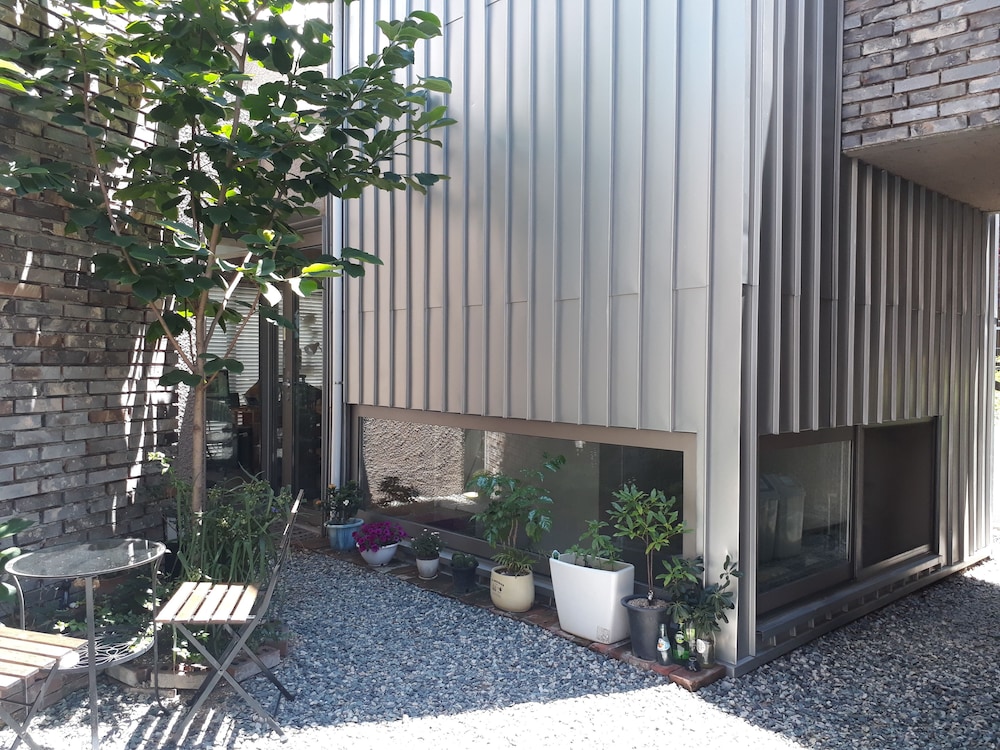 Inside Busan Hostel 32/50