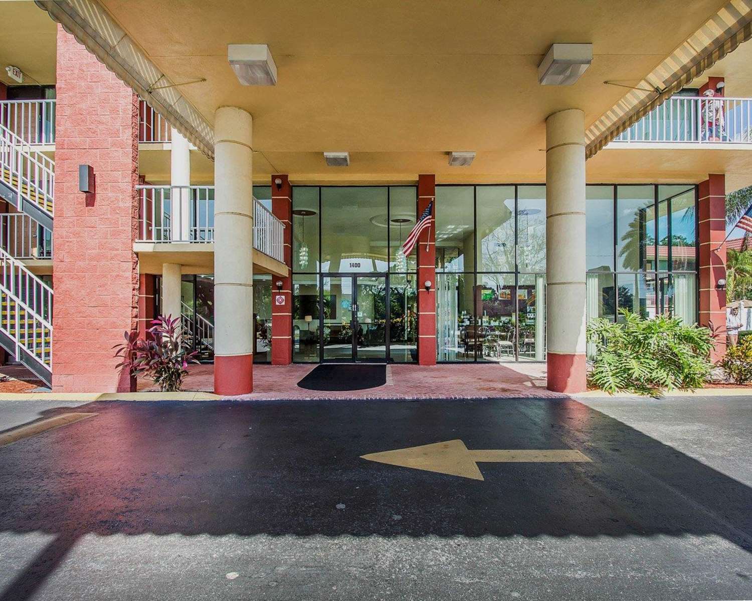 Quality Inn & Suites At Tropicana Field 2/39