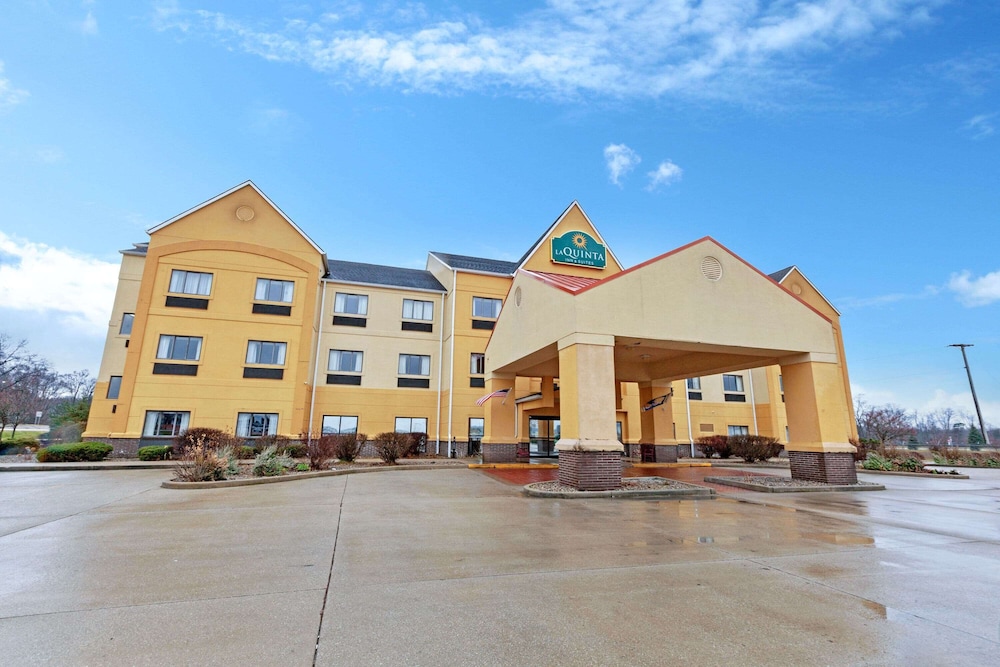 La Quinta Inn & Suites by Wyndham South Bend 52/57