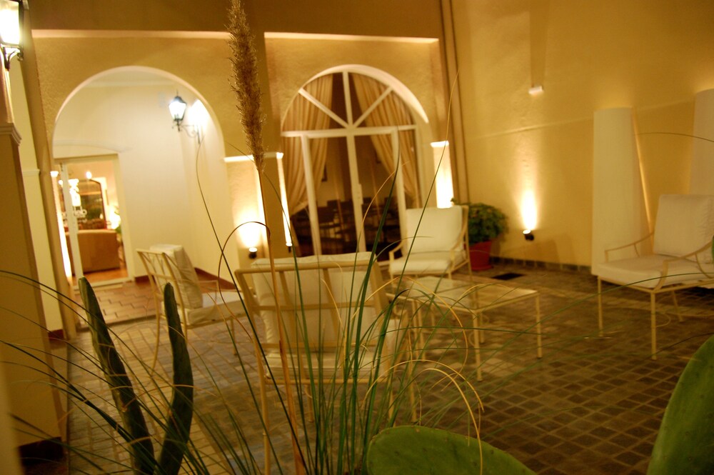 Delvino Boutique Hotel 35/56
