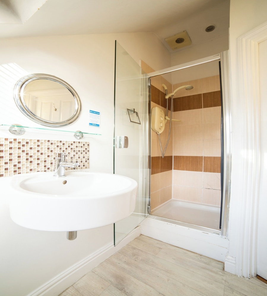 OYO Lina Guest House 49/49