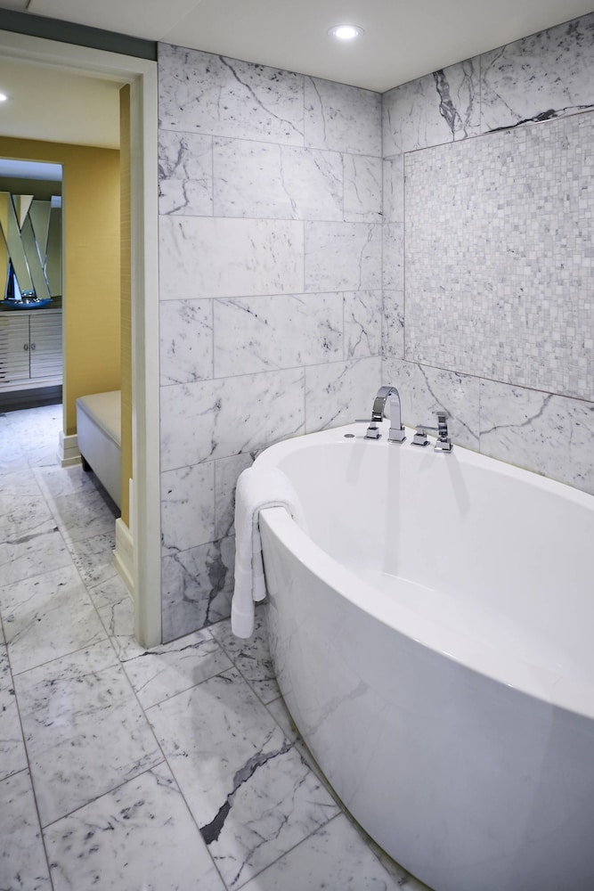Sheraton Hamilton Hotel 16/42