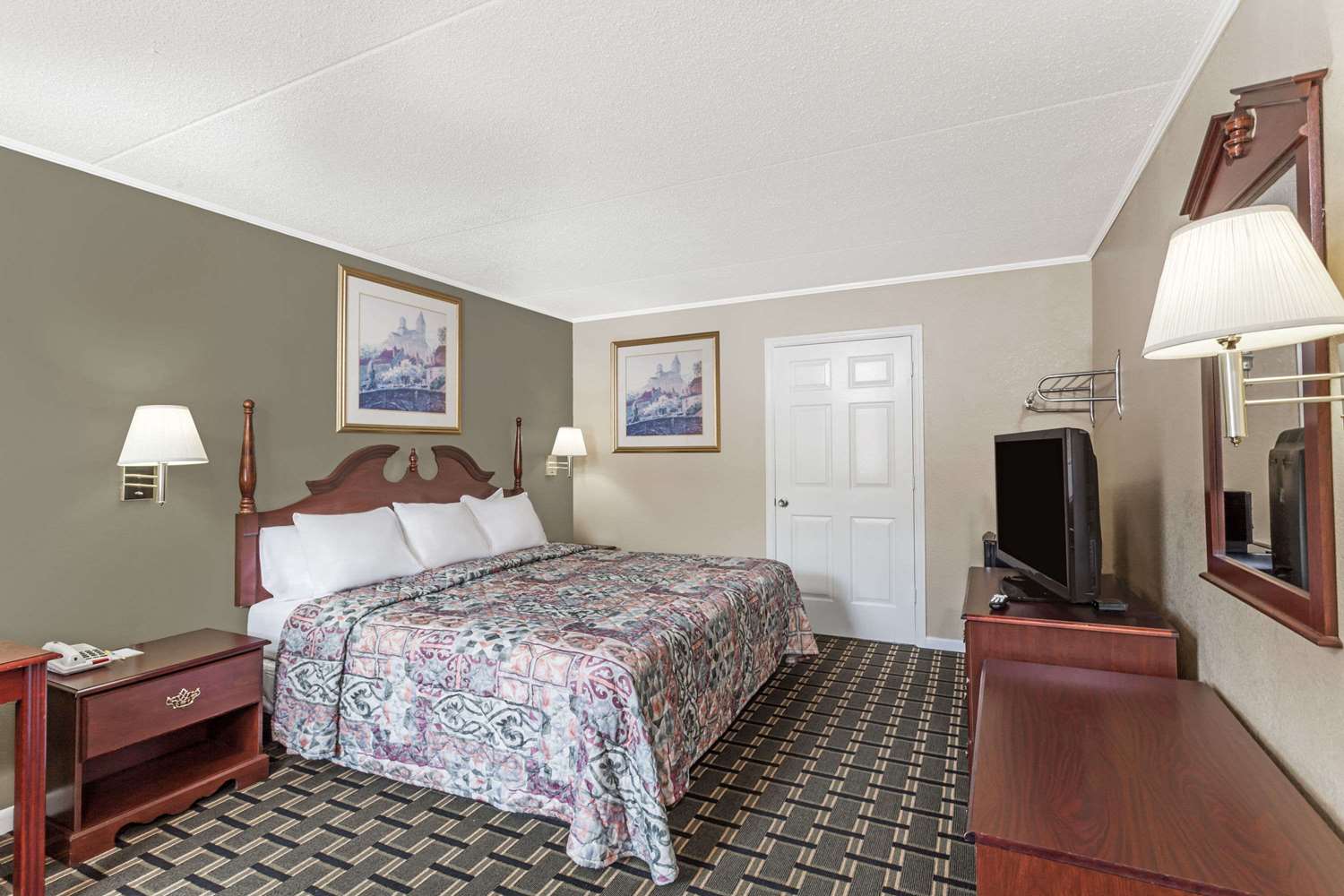 Days Inn by Wyndham Lenoir City 3/11