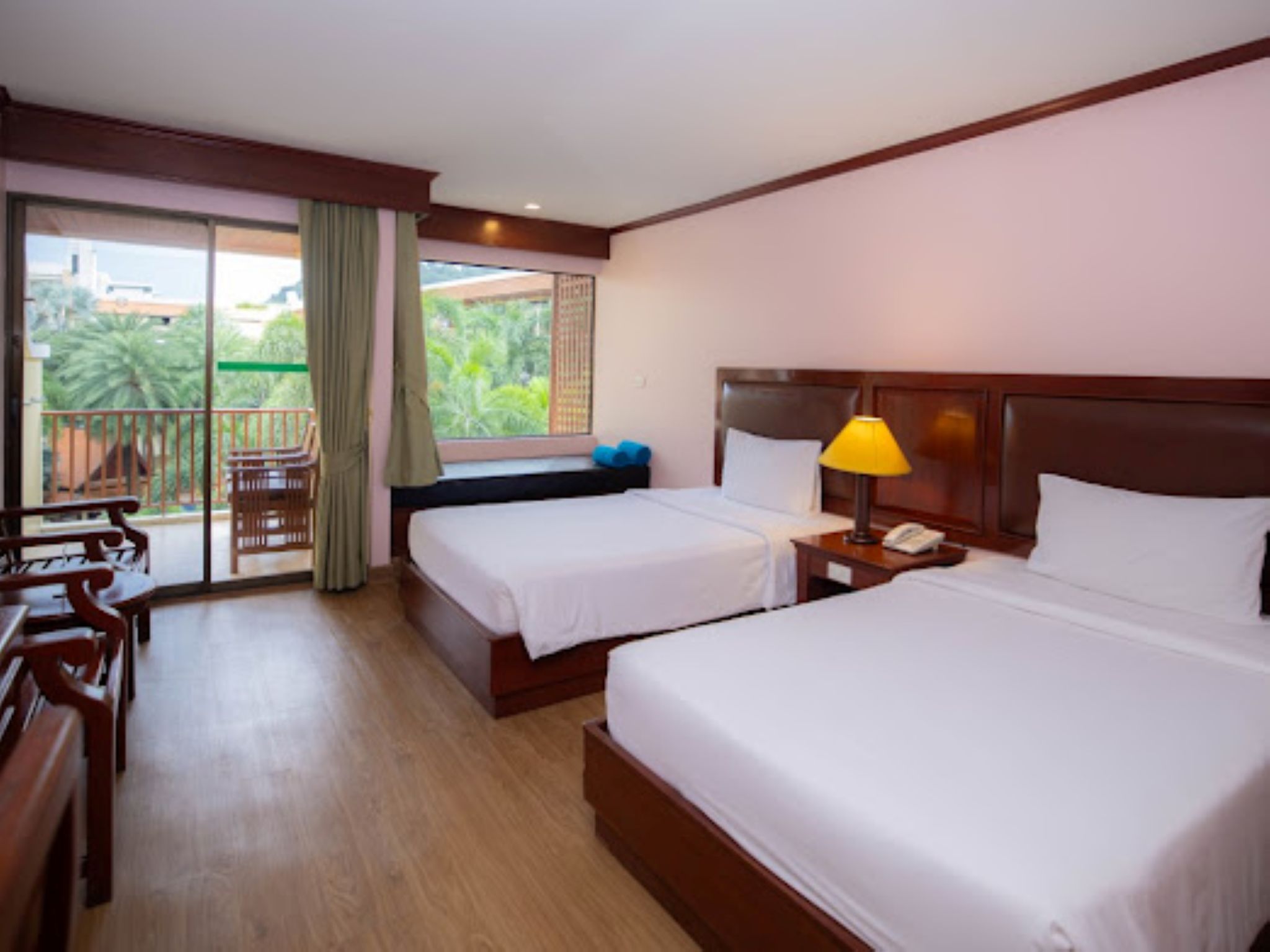 Oasis, Double or Twin Bed, Pool View