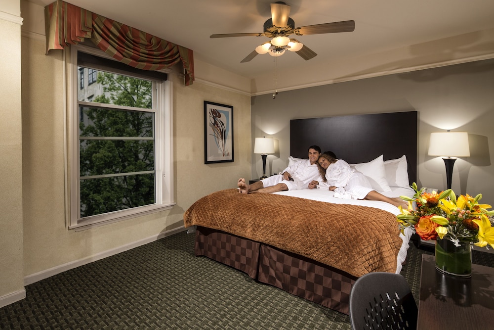 Willows Hotel 11/24