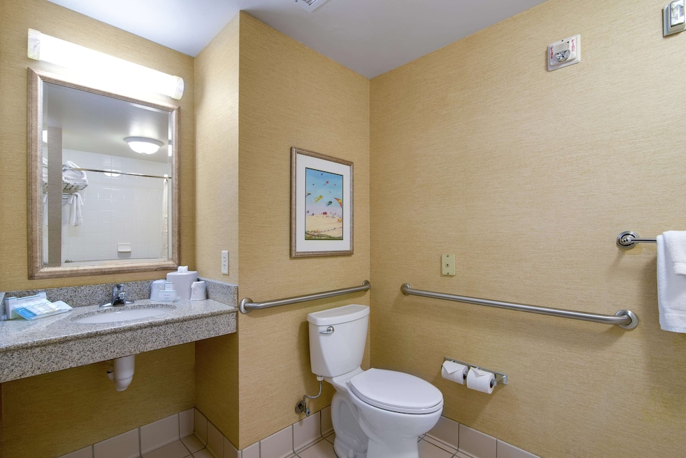 Hilton Garden Inn Outer Banks/Kitty Hawk 16/48
