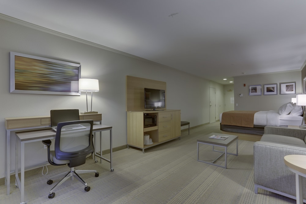 Holiday Inn Spokane Airport 34/52