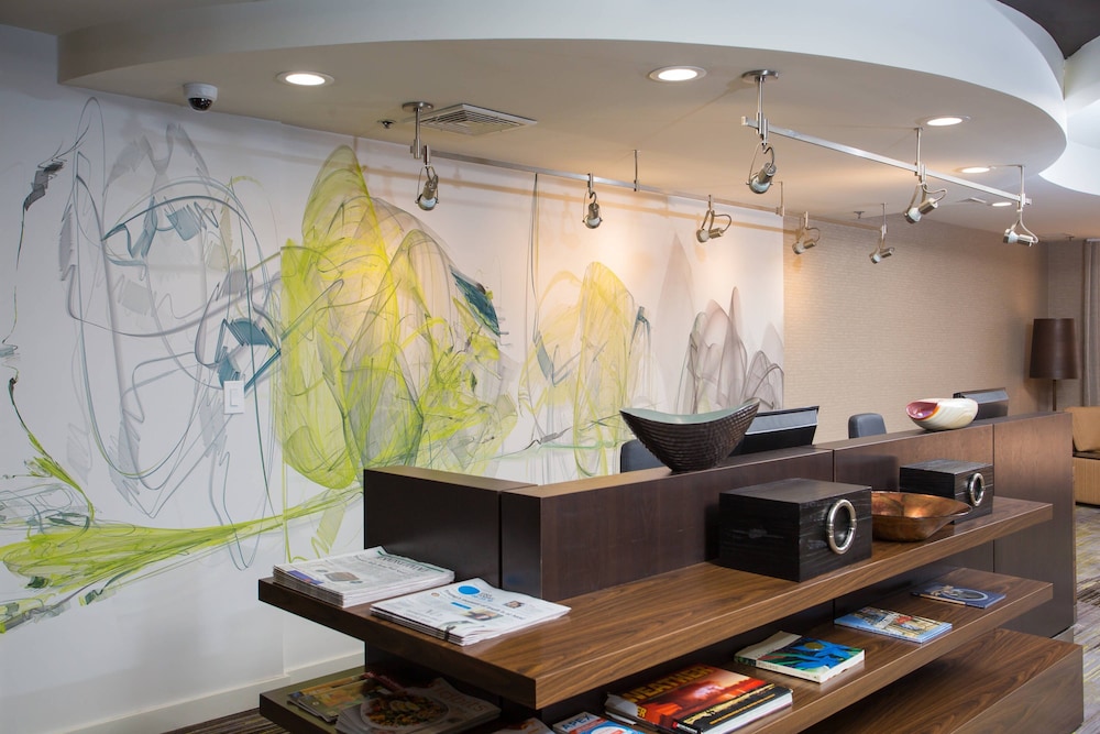 Courtyard By Marriott Boston Westborough 20/26