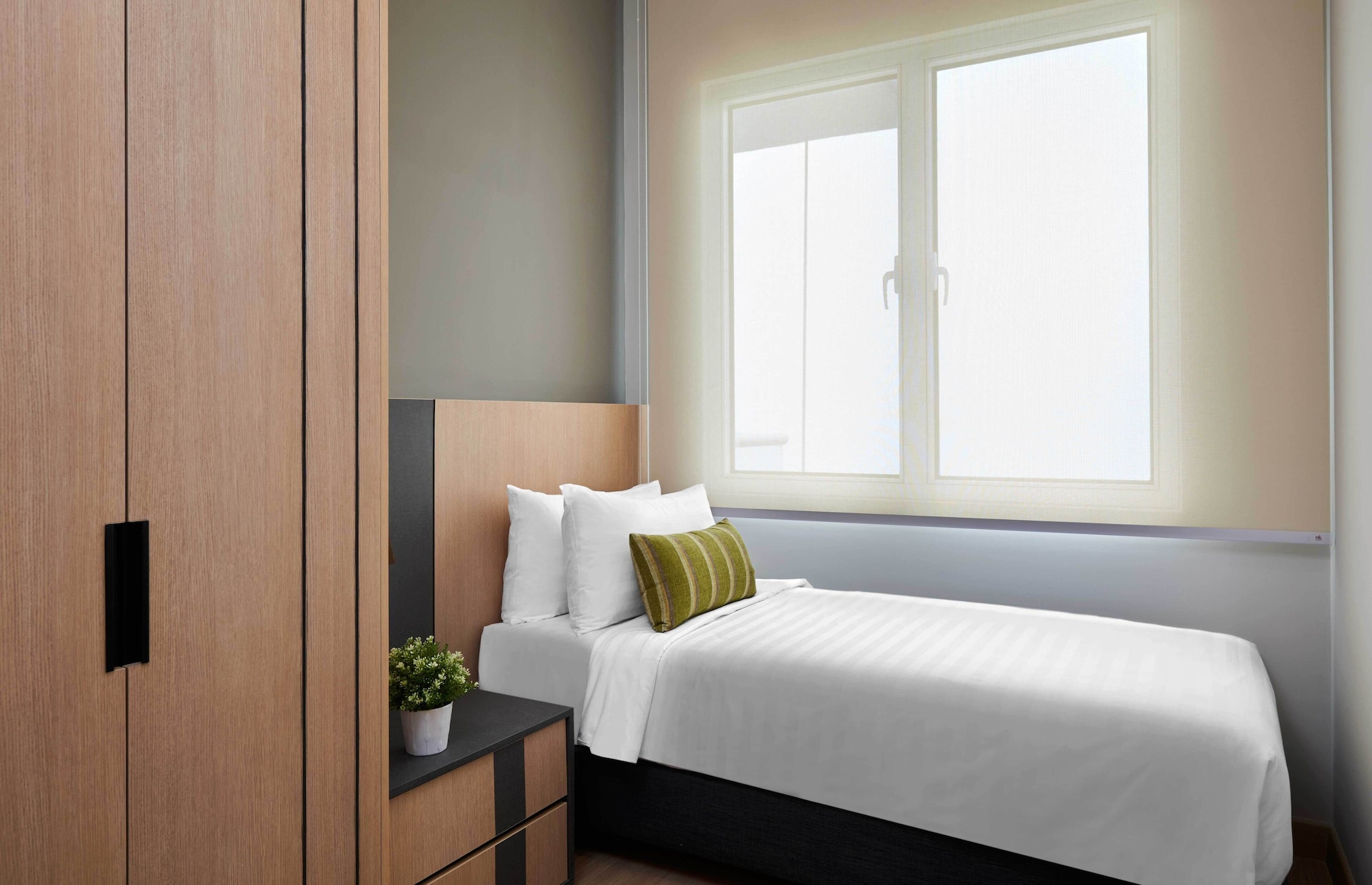 2 BEDROOMS, RESIDENCE, EXECUTIVE
