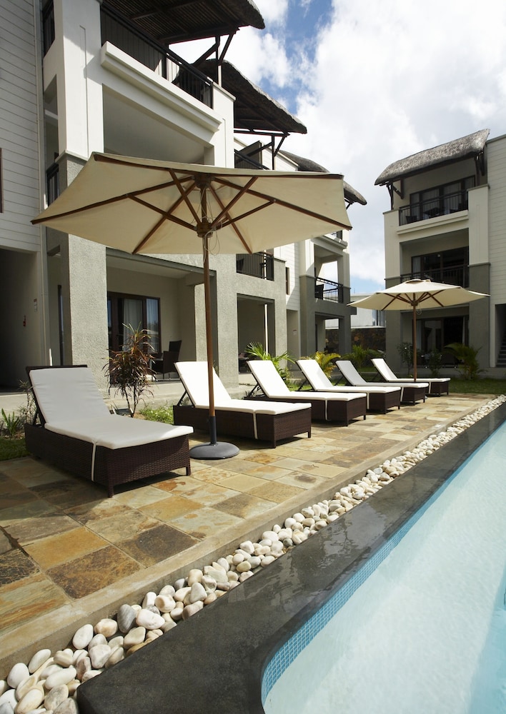 Grand Bay Suites 7/65
