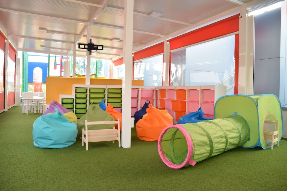 Paradise Park Fun Lifestyle Hotel 61/72