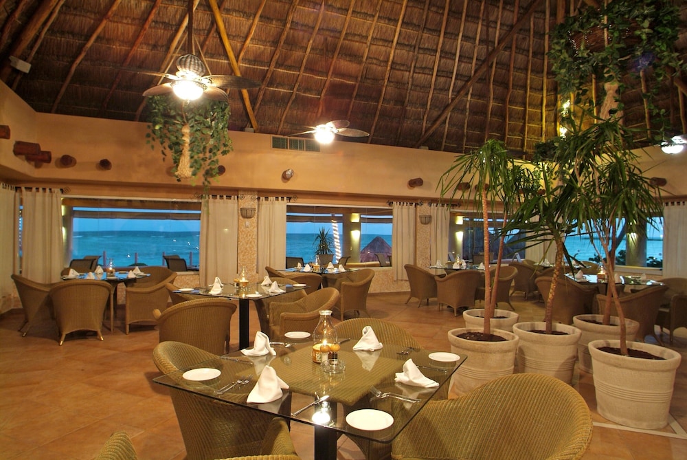 OMNI PUERTO AVENTURAS BEACH RESORT 31/53