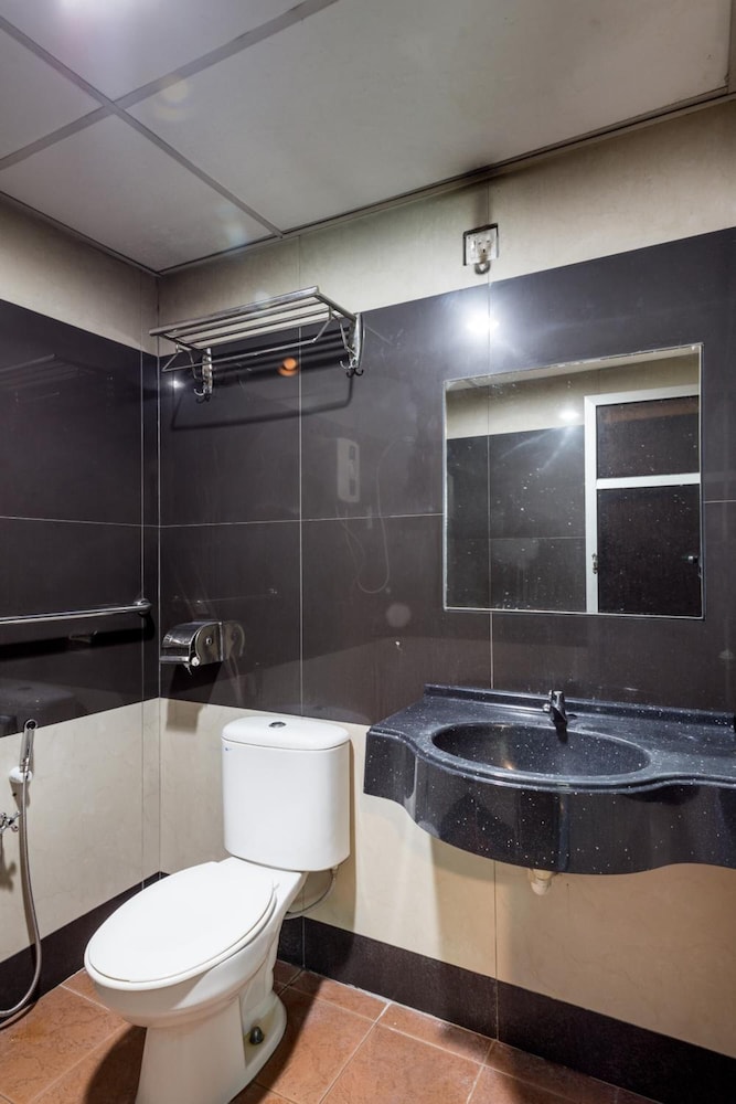 Subang Valley Hotel 56/59