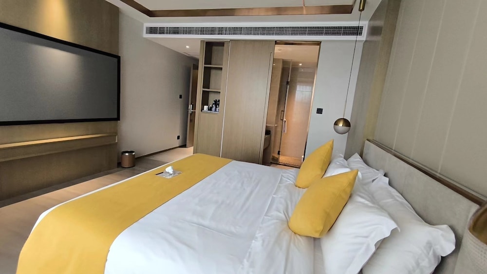Poltton International Apartment (Guangzhou Panyu Government Affairs Center) 16/47