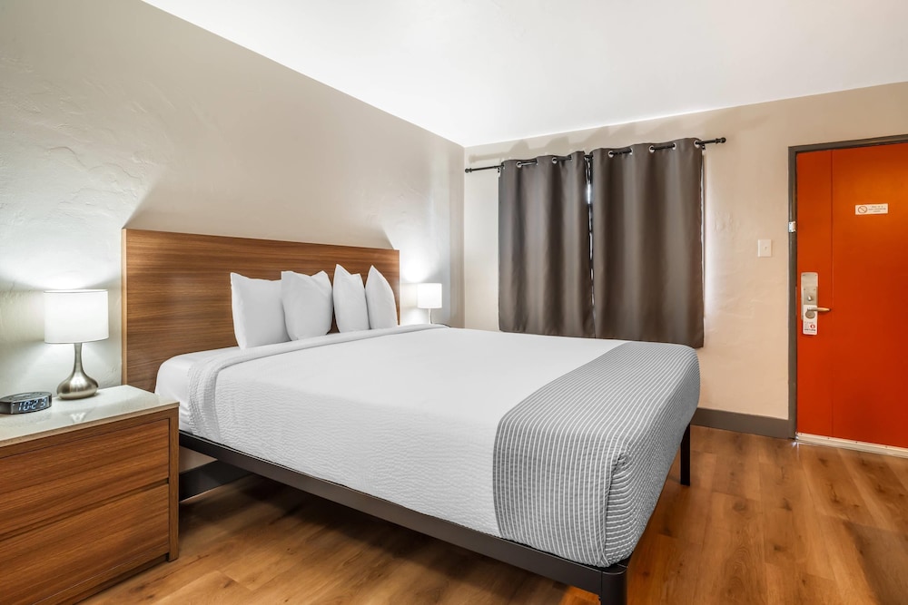 La Luna Inn 16/49