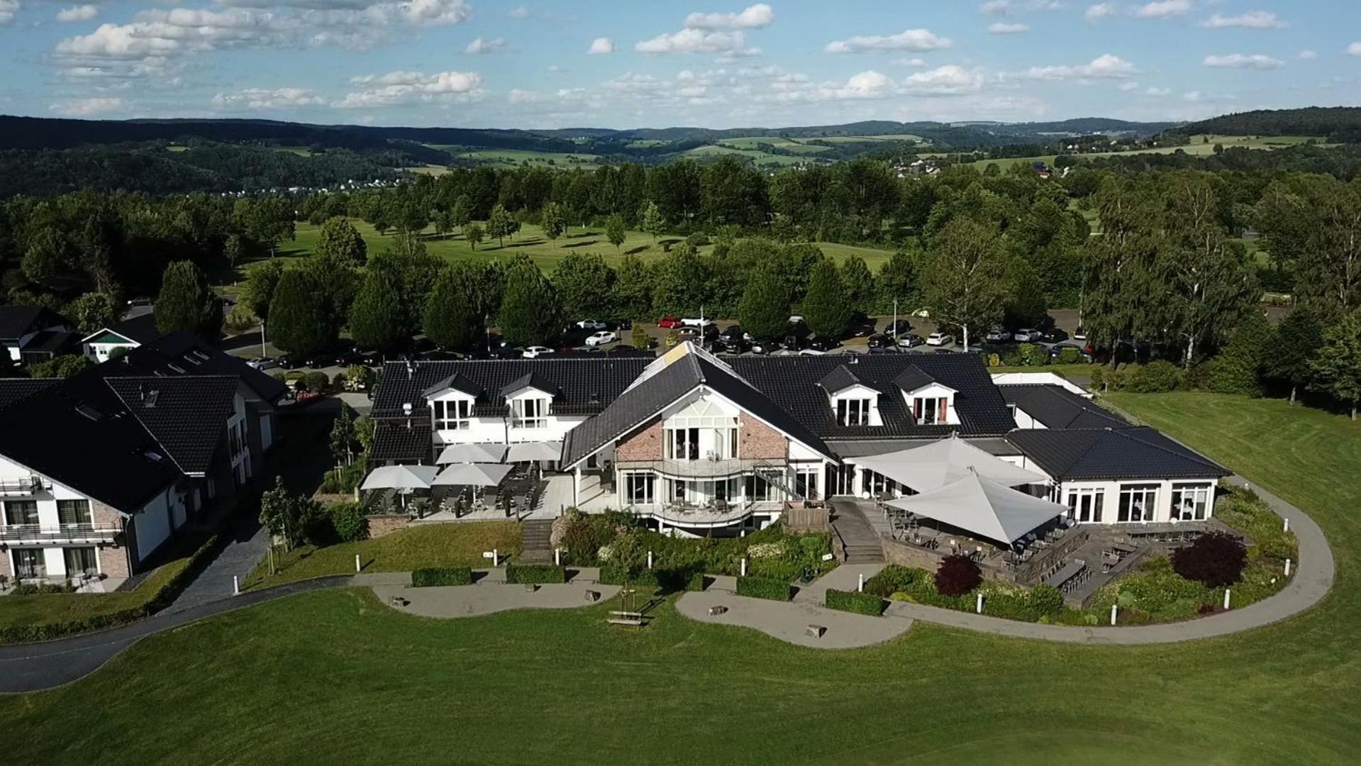 Gut Heckenhof Hotel & Golfresort an der Sieg GmbH & Co. KG 45/50