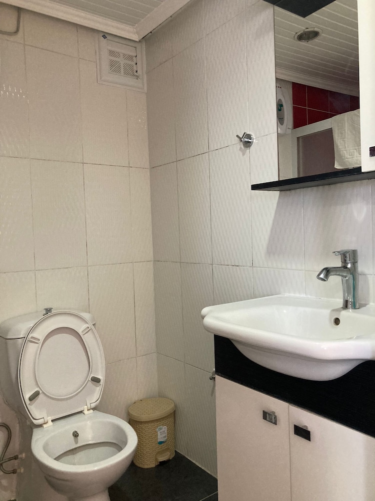 Koz Marigold Suites and Apartments 45/46