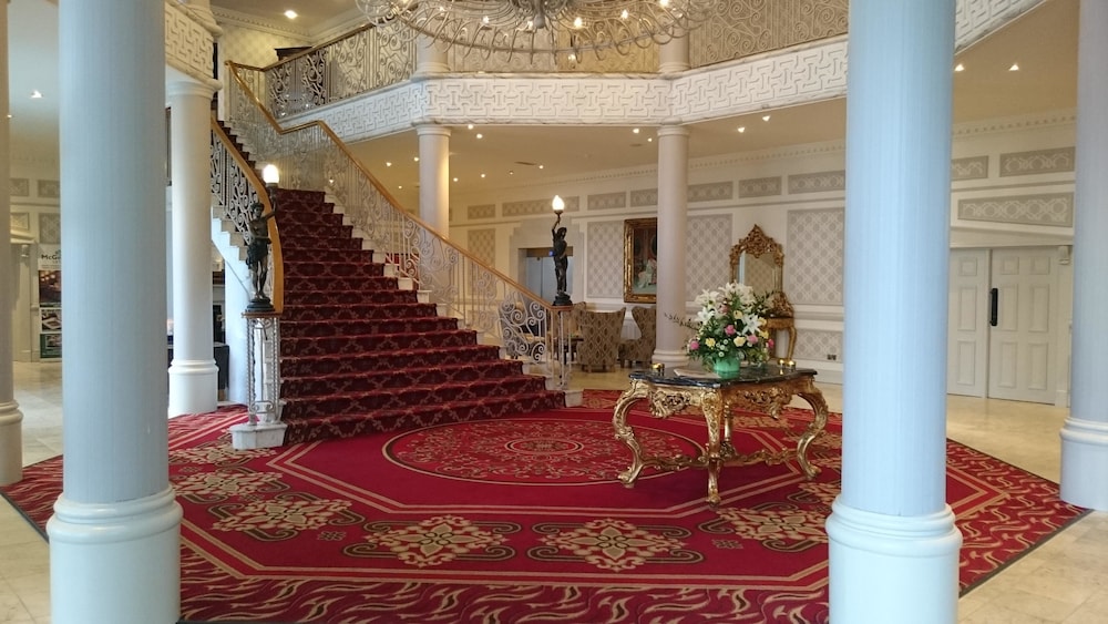 Clanree Hotel 36/44