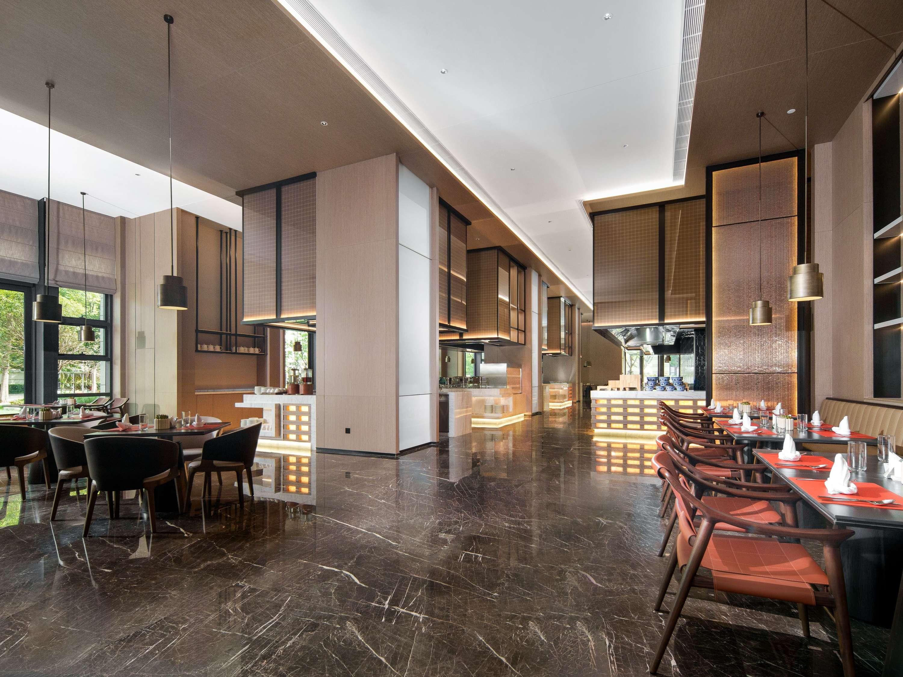 Grand Mercure Wuhan International Expo Center 35/50