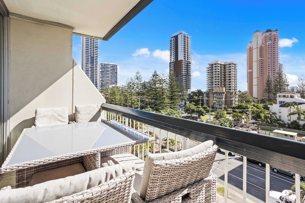 HI HO BEACH APARTMENTS 32/69