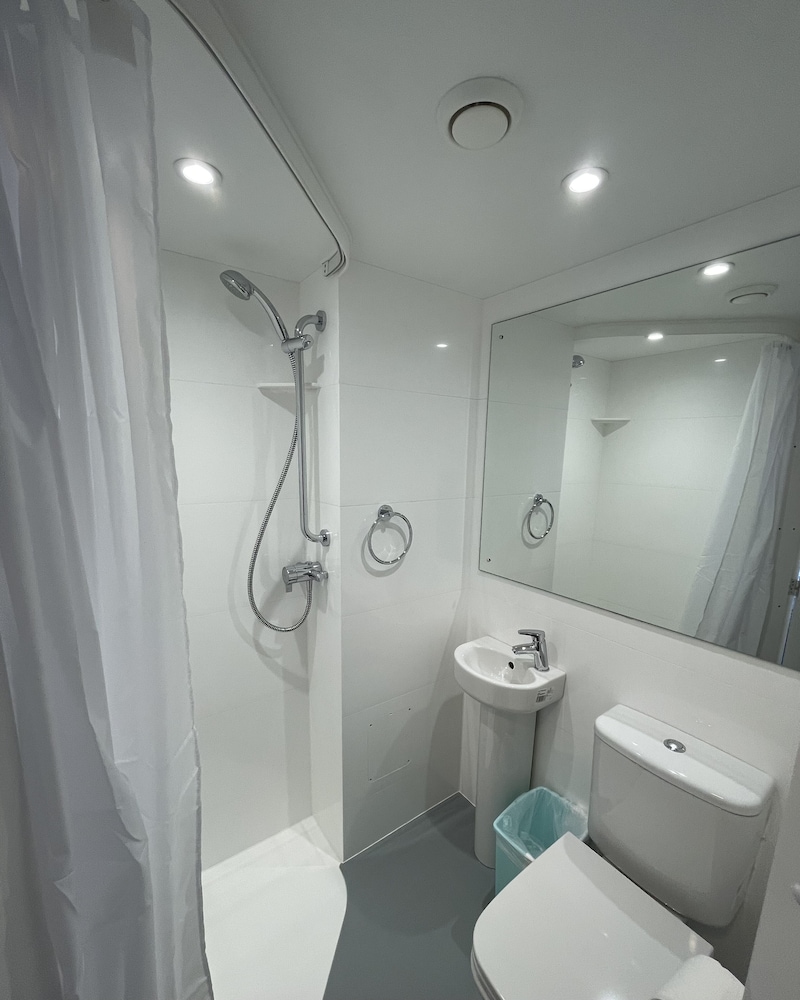 Smart Camden Inn Hostel - Adults Only 50/55
