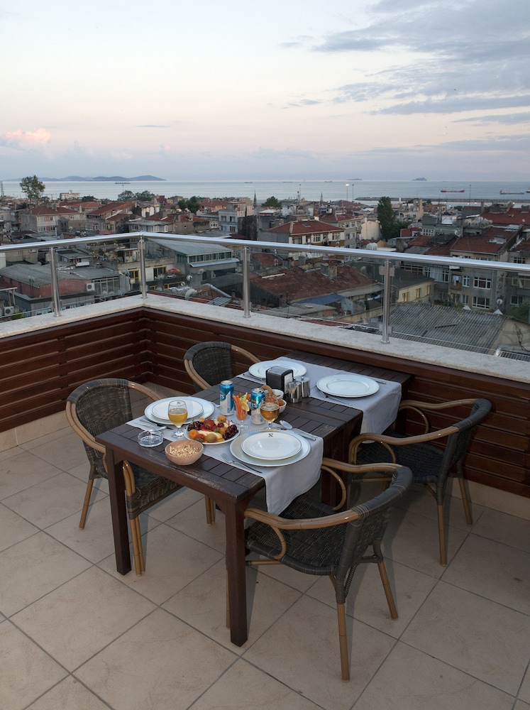Nanda Hotel 45/63