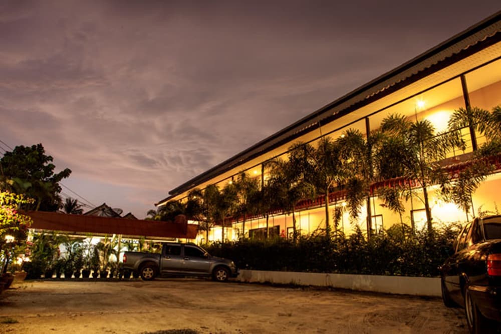 Phuket Airport Inn 11/52