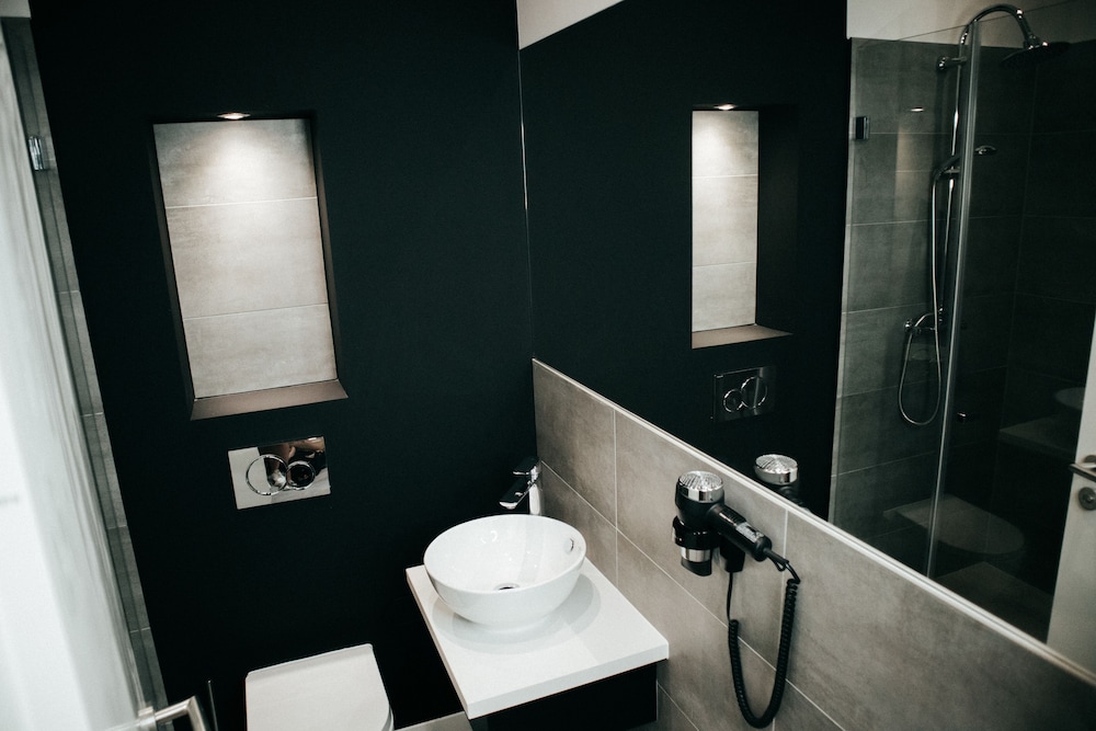 JustStay Ratingen Hotel & Apartments 47/50