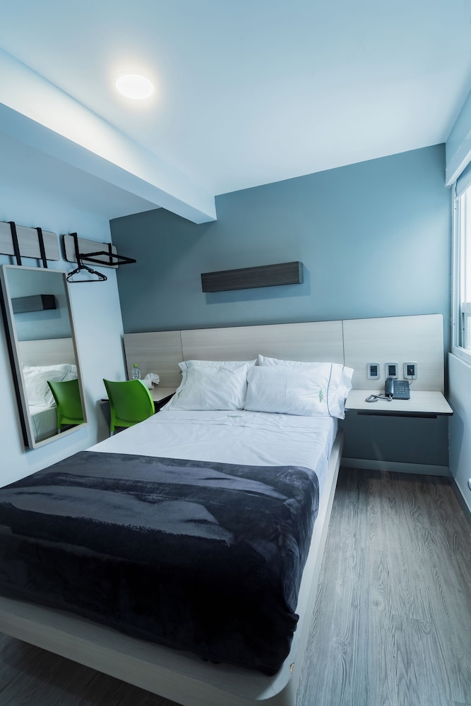 Hotel Expo Inn 14/65