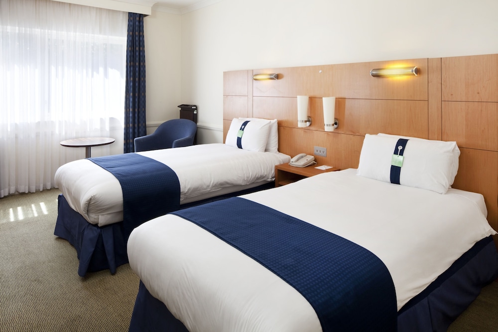 Holiday Inn Guildford 30/71