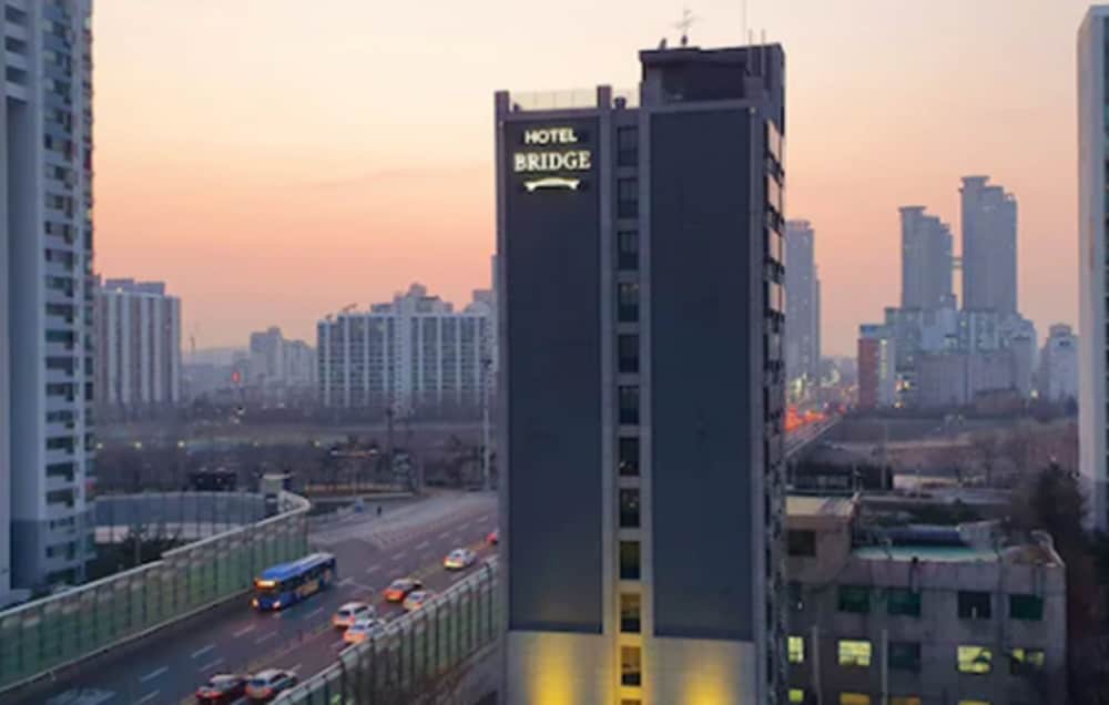 Hotel Bridge 16/16