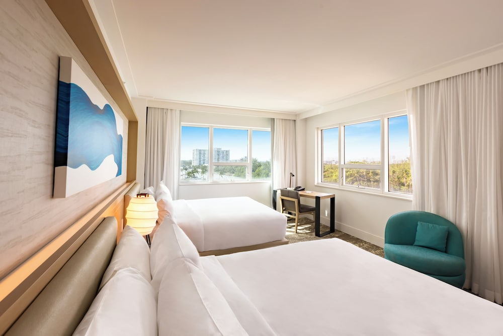 SUITE, 2 QUEEN BEDS, BAY VIEW