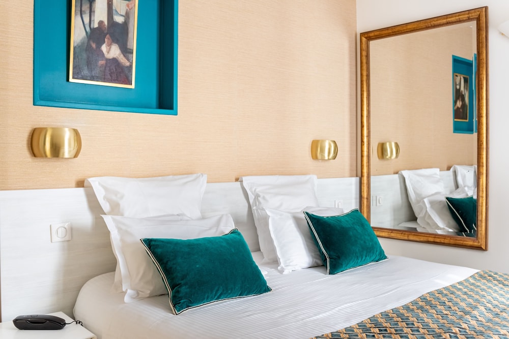 Queens Hotel 22/50