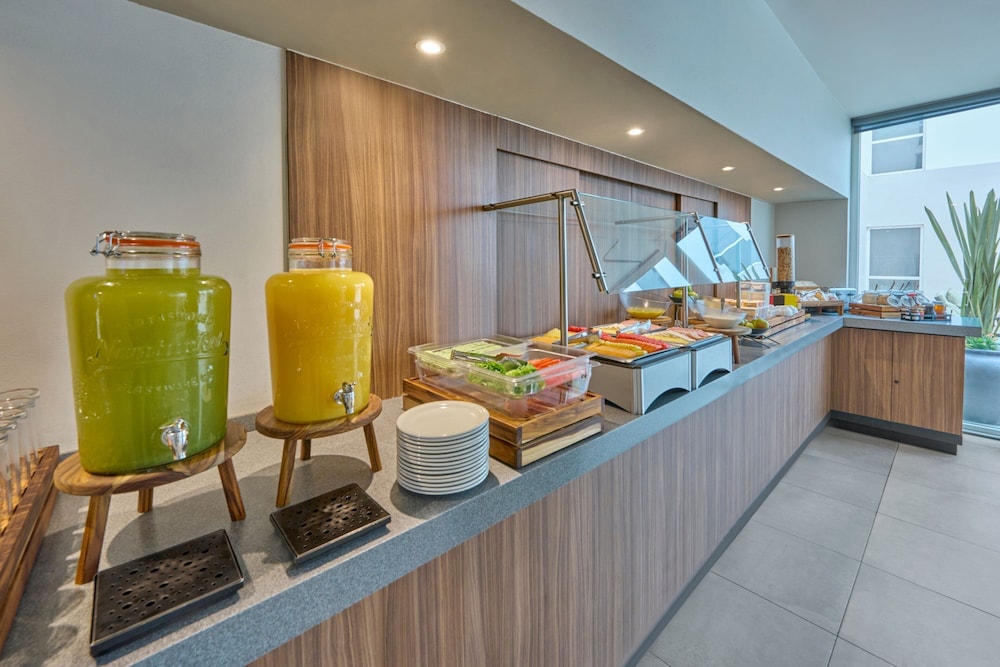 City Express Plus by Marriott Ciudad de Mexico Insurgentes Sur photo2