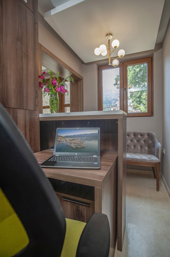 HOTEL TWELVE by Aycon 17/58